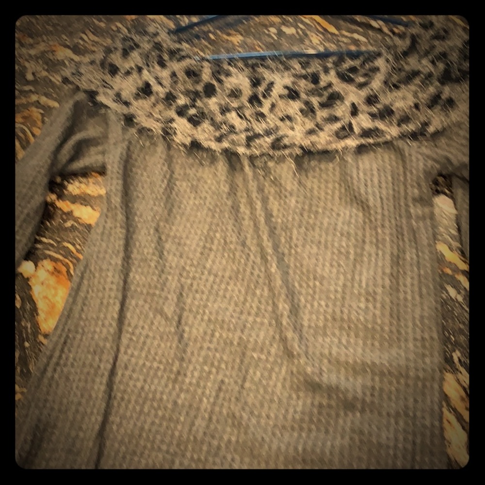 Off the shoulder fur collar top.